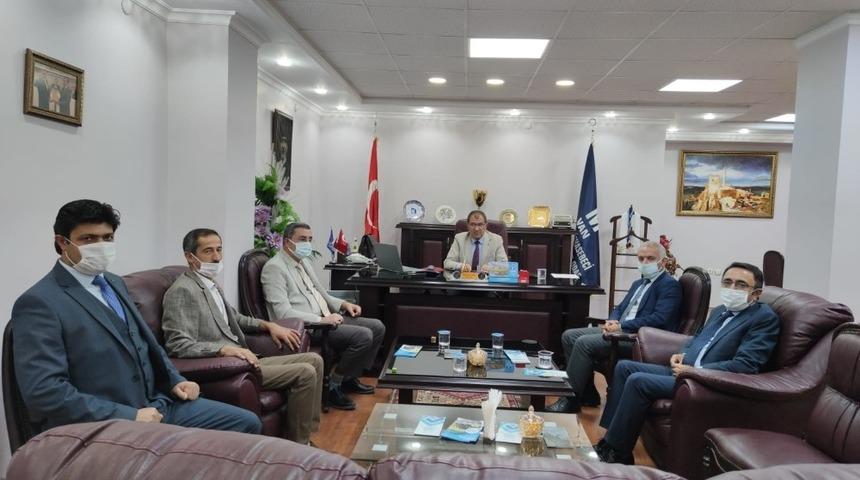 M&uuml;d&uuml;r G&ouml;ksoy&rsquo;dan &lsquo;kayıt dışı&rsquo; uyarısı