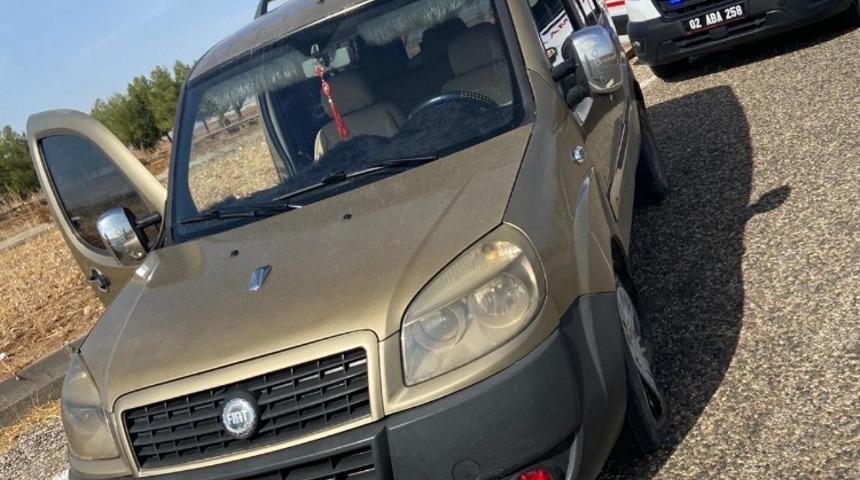 Hafif ticari ara&ccedil; karşı şeride ge&ccedil;ti: 1 yaralı