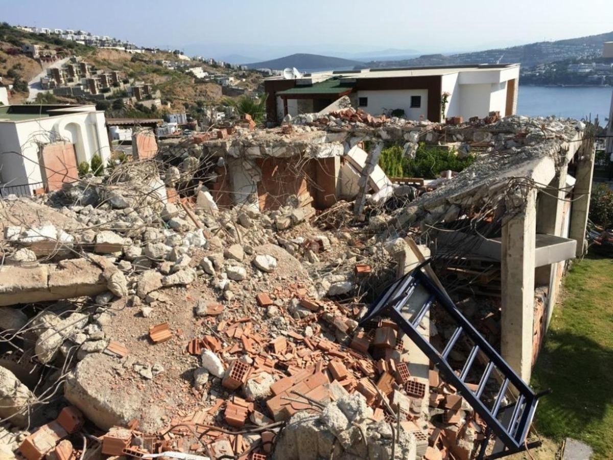 Bodrum&rsquo;da 380 ka&ccedil;ak yapı yıkıldı