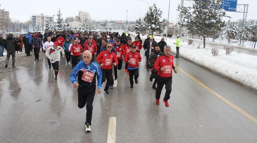 Azerbaycan i&ccedil;in koşacaklar