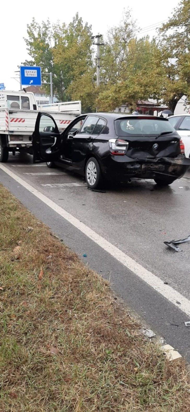 Yağmur zincirleme kazaya yol açtı: 1 yaralı G3