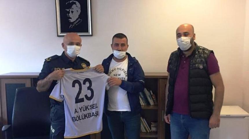 Taraftarlardan, Spor Şube M&uuml;d&uuml;r&uuml;ne ziyaret