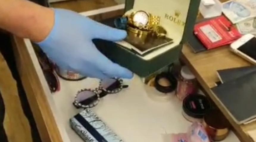 Yardım parası diyerek Belarus rublesi verip, teminat olarak 1 kilo altın aldılar