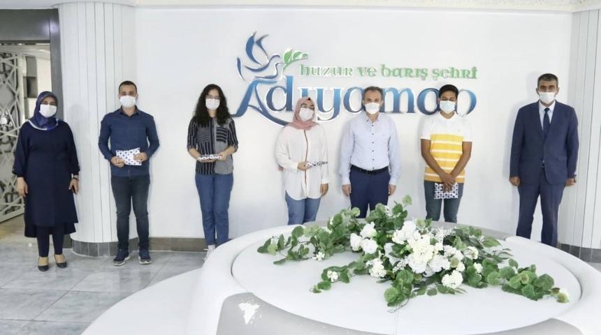 YKS&rsquo;de dereceye giren &ouml;ğrencileri &ouml;d&uuml;llendirildi