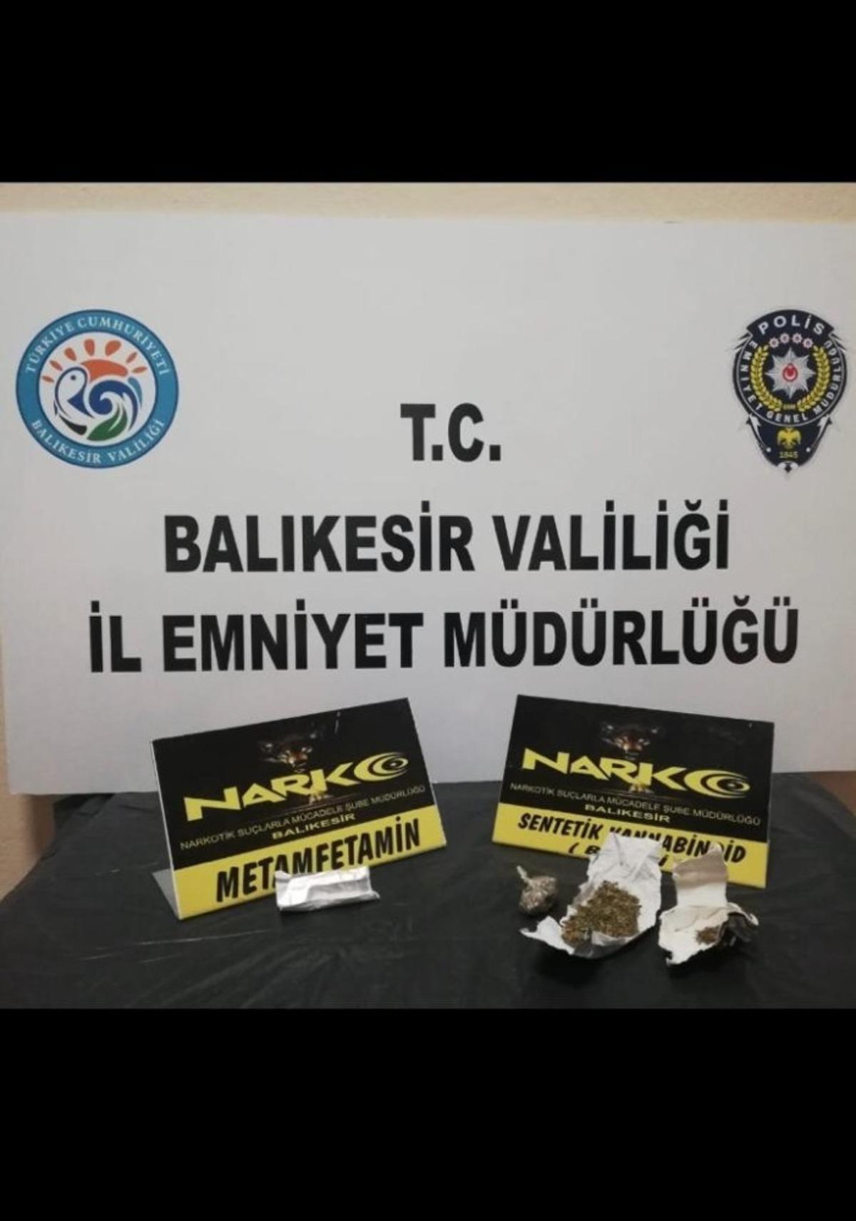 Polis 8 uyuşturucu ş&uuml;phelisini yakaladı
