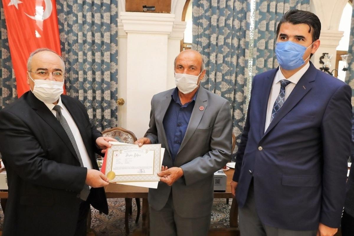 Şehitkamil belediyesi, muhtarları unutmadı