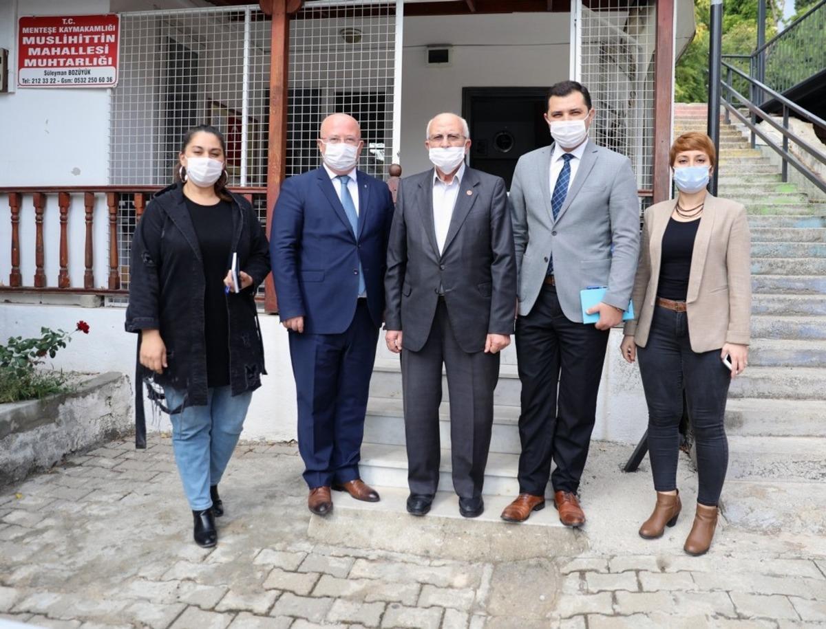 Başkan G&uuml;m&uuml;ş Muhtarlar g&uuml;n&uuml;n&uuml; kutladı