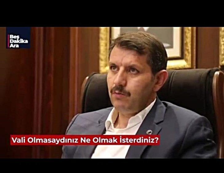 Vali Ayhan,  gençlere  tavsiyelerde bulundu G2