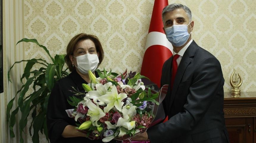 GA&Uuml;N Hastanesinde devir-teslim t&ouml;reni ger&ccedil;ekleştirildi