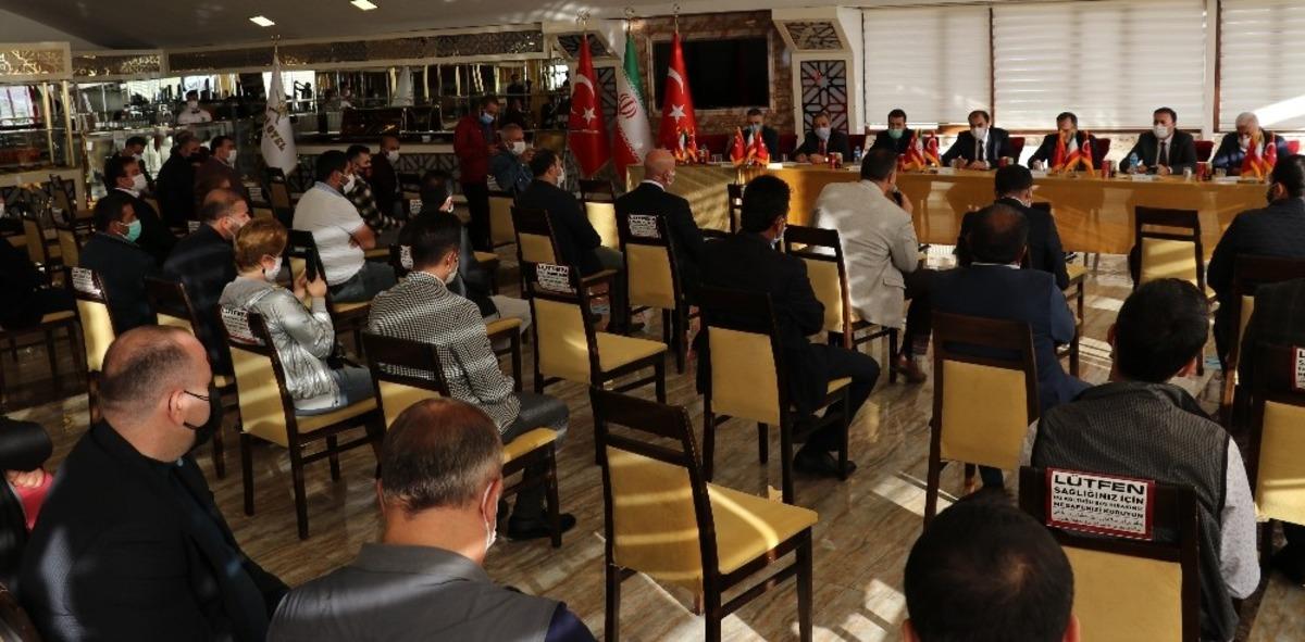 Turizmciler Kapık&ouml;y Sınır Kapısı i&ccedil;in bir araya geldi