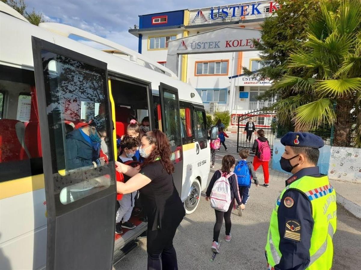 Jandarmadan okul servislerine denetim