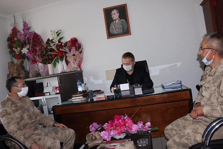 Hizan Kaymakamı Yelek, ilçe ziyaretlerine devam ediyor G3