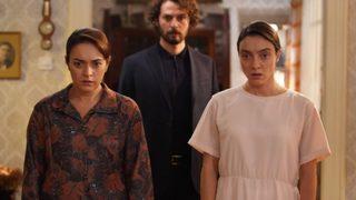 Masumlar Apartmanı 6. bölümde şaşırtan final! Safiye, Han ve Gülben dondu kaldı! Masumlar Apartmanı sosyal medyayı salladı