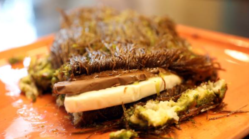 Duyan geliyor! Çikolatalı künefe yaptı, talebe yetişemiyor