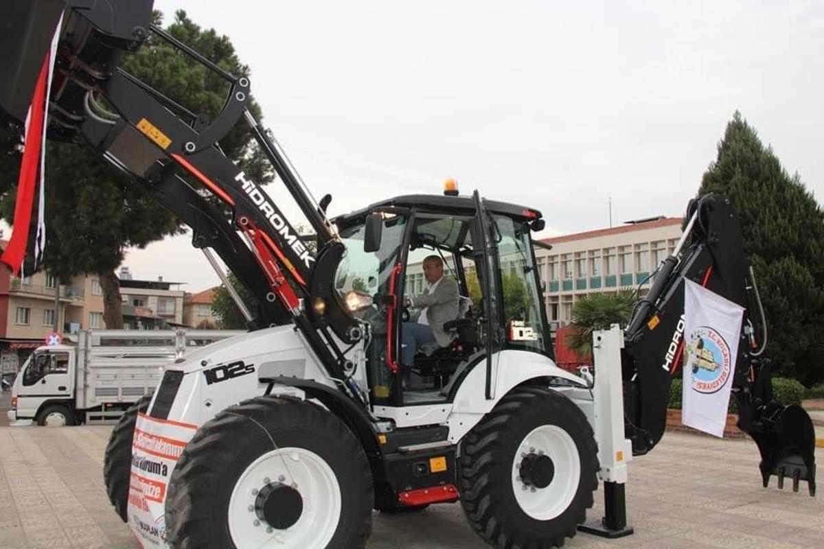 Ko&ccedil;arlı Belediyesi ara&ccedil; filosuna g&uuml;&ccedil; katıyor