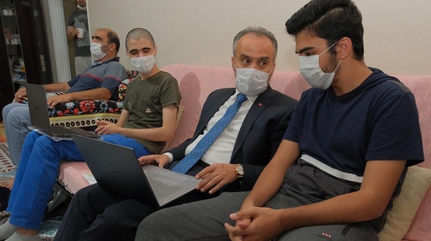 Bursa&rsquo;da &ouml;ğrencilere eğitimde uzakları yakın eden destek