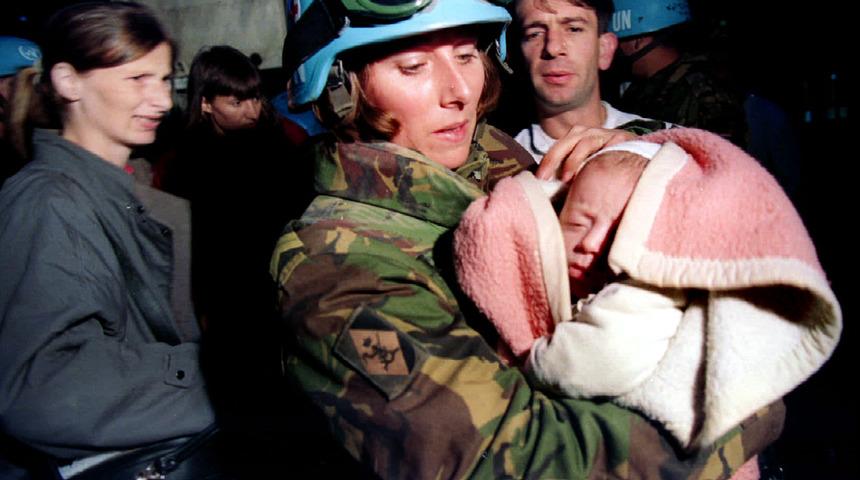 Hollanda'da kadınlara zorunlu askerlik: Prenses de gidecek