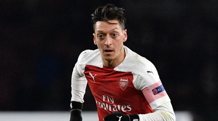 Adı Fenerbahçe ile anılan Mesut Özil Türkiye'ye gelebilir!