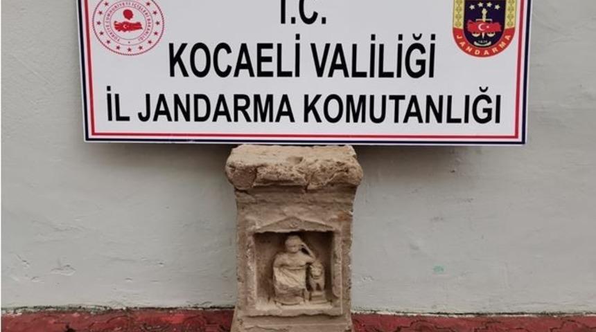 Kocaeli&rsquo;de Roma d&ouml;nemine ait Kybele sunağı ele ge&ccedil;irildi