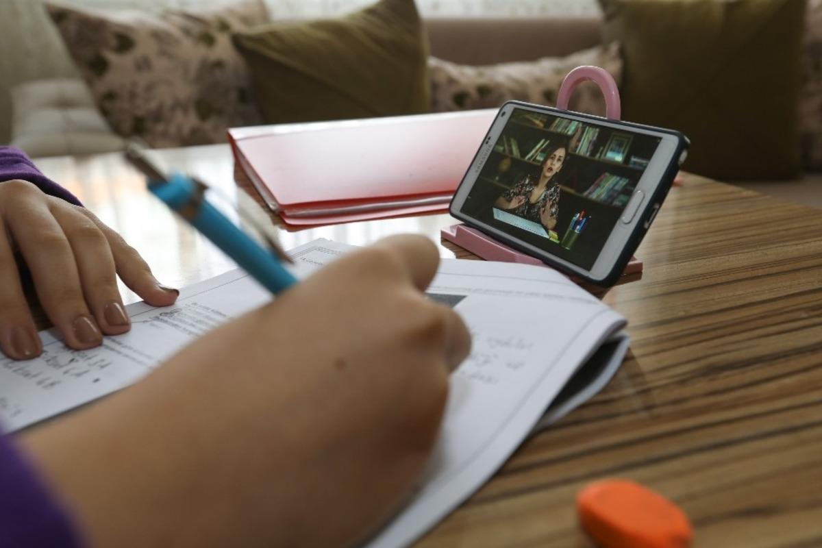 Bucalı gen&ccedil;ler Dijital Dershaneyi &ccedil;ok sevdi