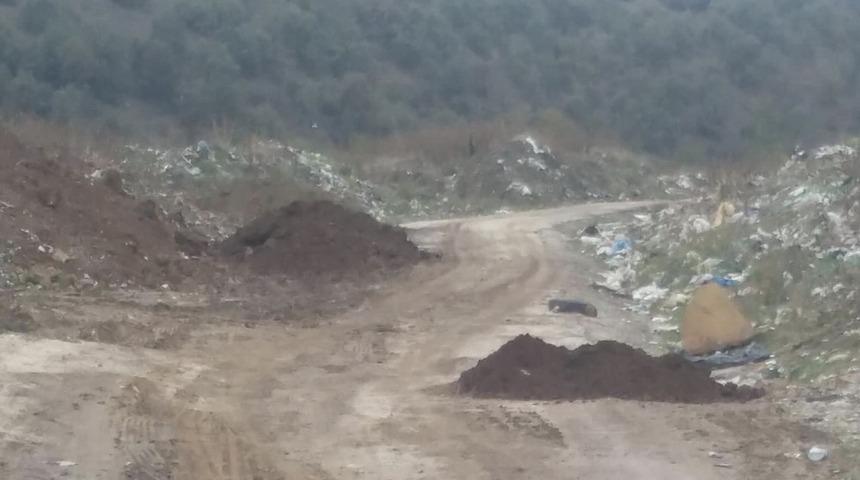 K&ouml;yl&uuml;ler yolun genişletilmesi beklerken neredeyse kapanma noktasına geldi