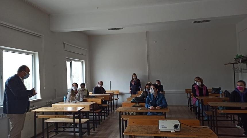 &Ccedil;ocuk bakımını HEM&rsquo;de &ouml;ğreniyorlar