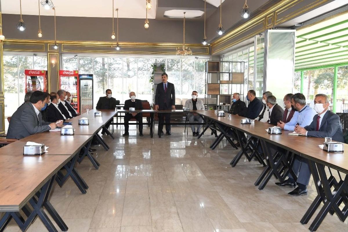 Başkan Asya, merkez mahalle muhtarlarıyla bir araya geldi