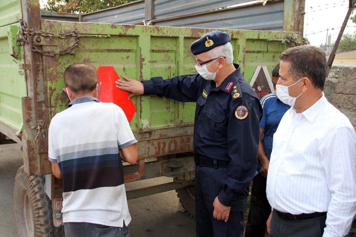 Adana&rsquo;da "Reflekt&ouml;r Tak G&ouml;r&uuml;n&uuml;r Ol" projesi