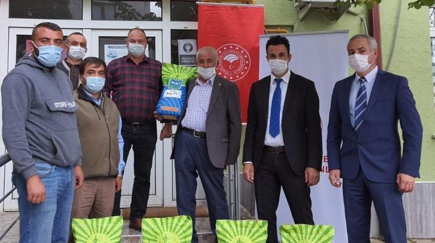 &Ccedil;ift&ccedil;ilere &uuml;cretsiz ıspanak tohumu desteği