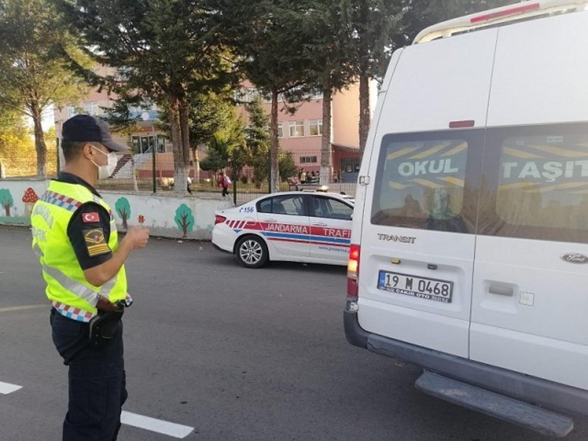 Jandarma okul servislerini denetledi