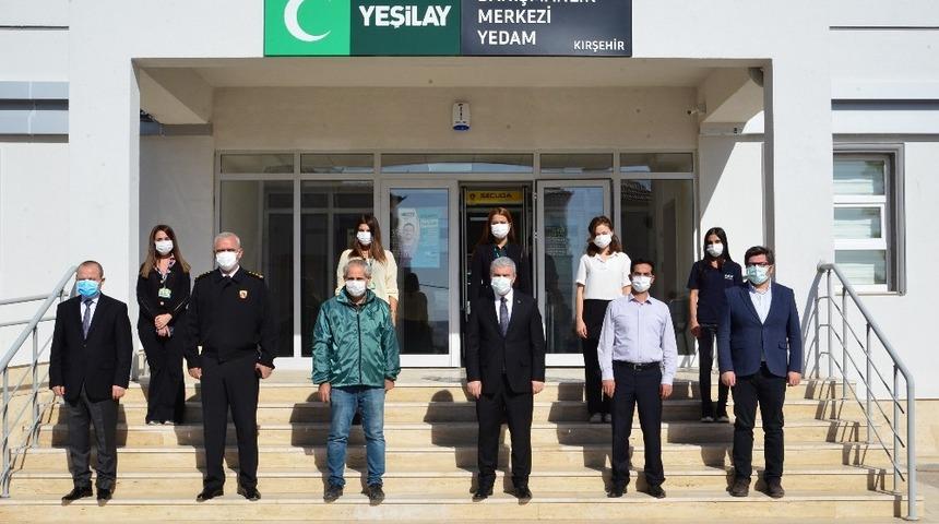 Vali Akın, Yeşilay Danışmanlık Merkezinde incelemelerde bulundu