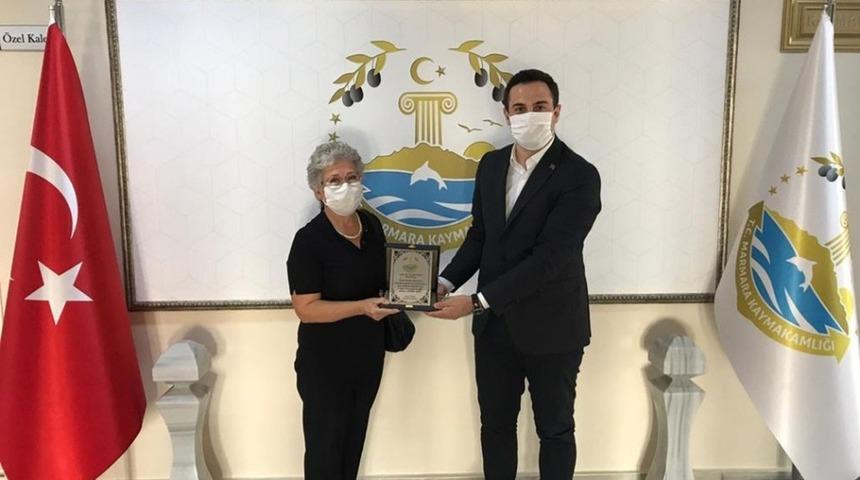 Diş hekimi ekipmanlarını hastaneye bağışladı