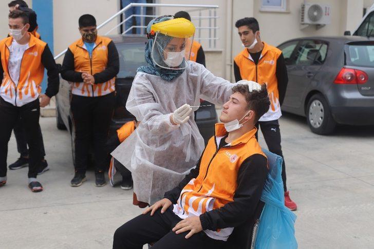 Denizli’de sporcu eğitim merkezinde 17 öğrenci korona virüs testinden geçti G1