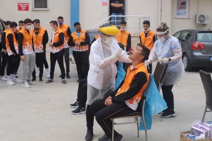 Denizli’de sporcu eğitim merkezinde 17 öğrenci korona virüs testinden geçti G2
