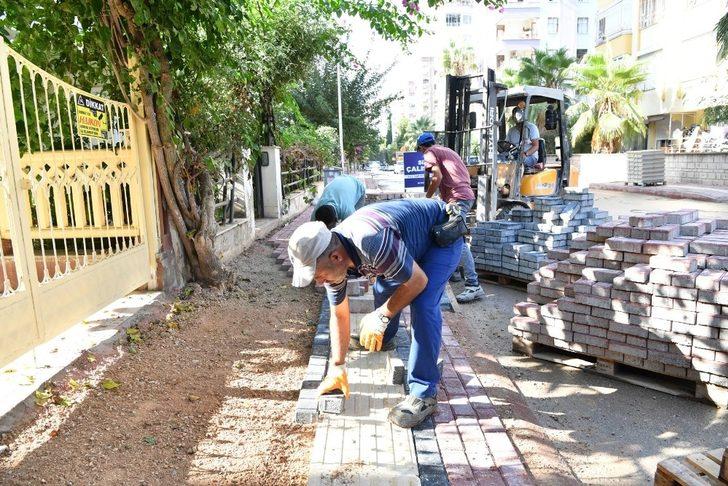 Konyaaltı’nda kaldırımlar yenileniyor G2