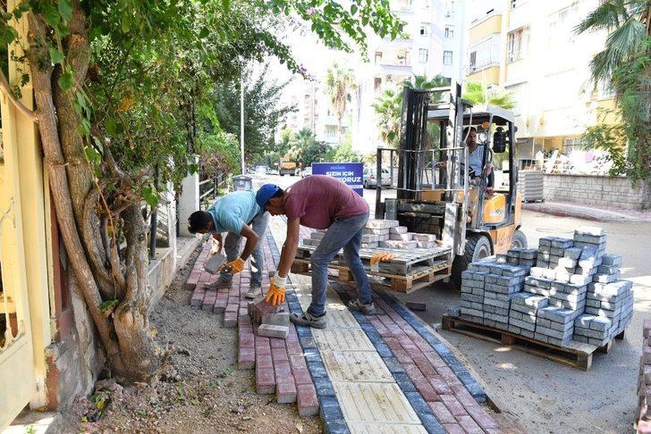 Konyaaltı’nda kaldırımlar yenileniyor G3