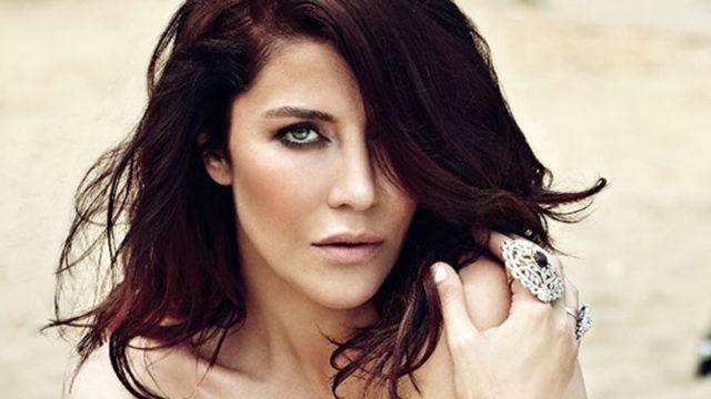 Deniz Akkaya'nın karnına demir saplandı