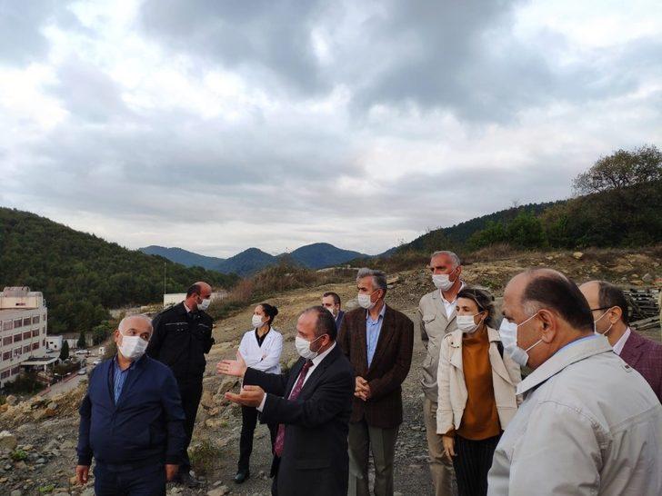 Rektör Çufalı, spor kompleksi yapım çalışmalarını inceledi G1