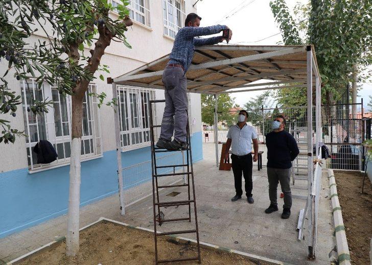 Turgutlu Belediyesi ekiplerinden üç ayrı noktada çalışma G4