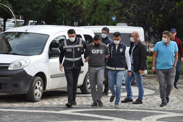 Konya'da genç avukatı bıçakla yaralayan şüpheli adliyeye çıkarıldı