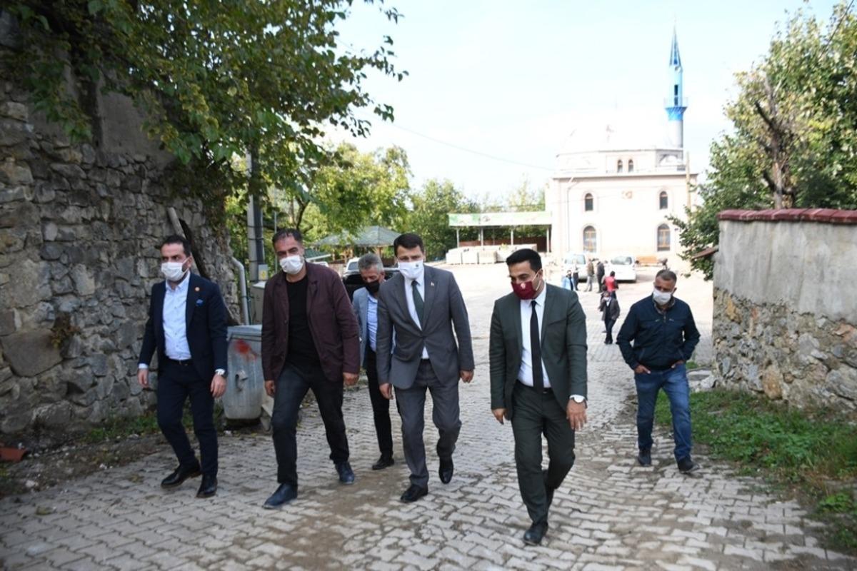 Sokaklar parke taşlarıyla kaplanıyor