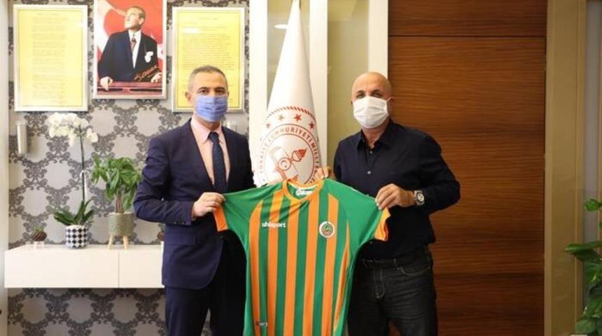 Başkan Çavuşoğlu’ndan İl Milli Eğitim Müdürü Er’e forma