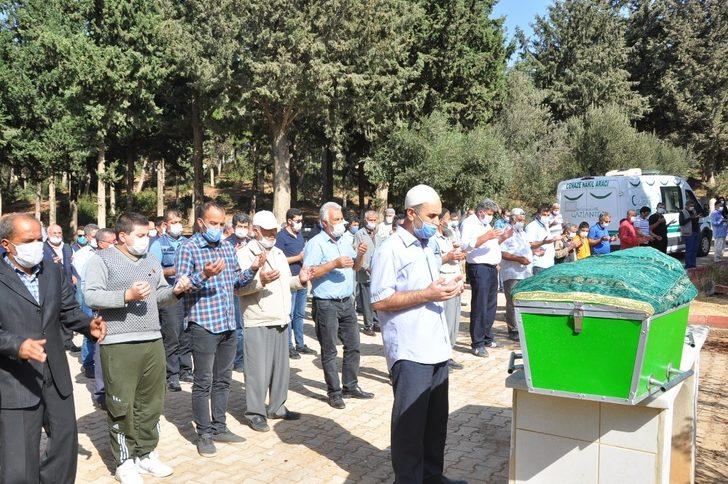 Tren kazasında ölen dayı yeğen toprağa verildi G3