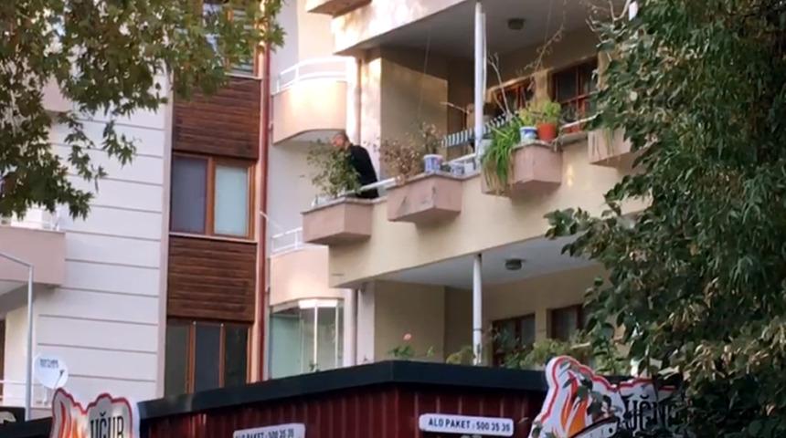 Eşiyle tartışan adamdan şoke eden hareket! Kendisini eve kilitledi 