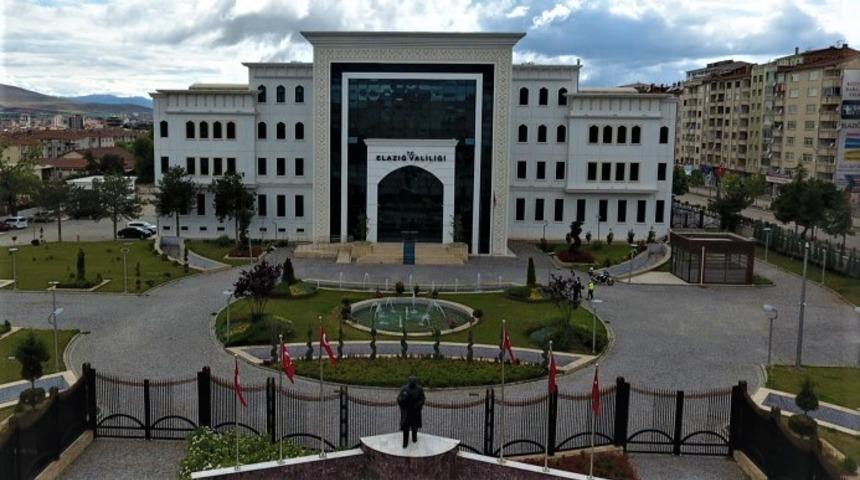 Elazığ&rsquo;da 3 caddede sigara i&ccedil;me kısıtlaması getirildi, i&ccedil;ene 900 TL ceza