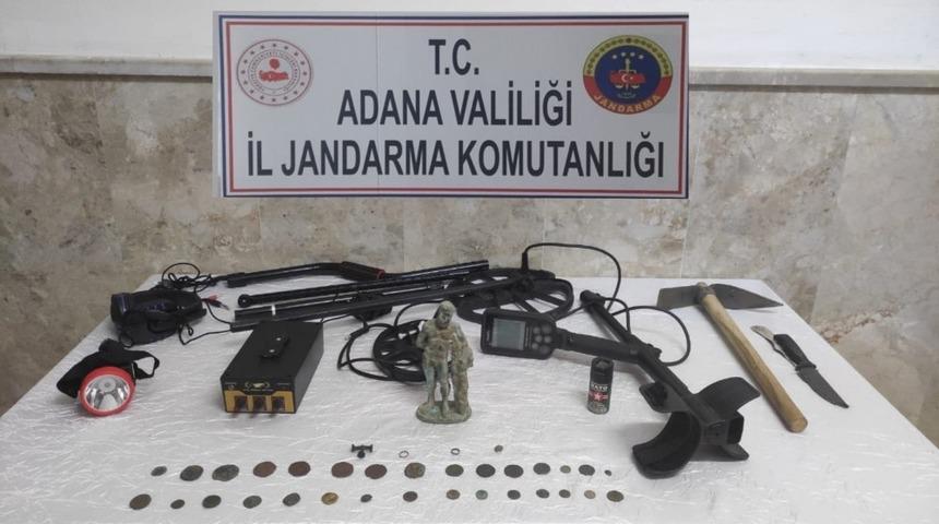 Adana'da Roma Dönemi’ne ait 'bronz savaşçı heykeli' ele geçirildi