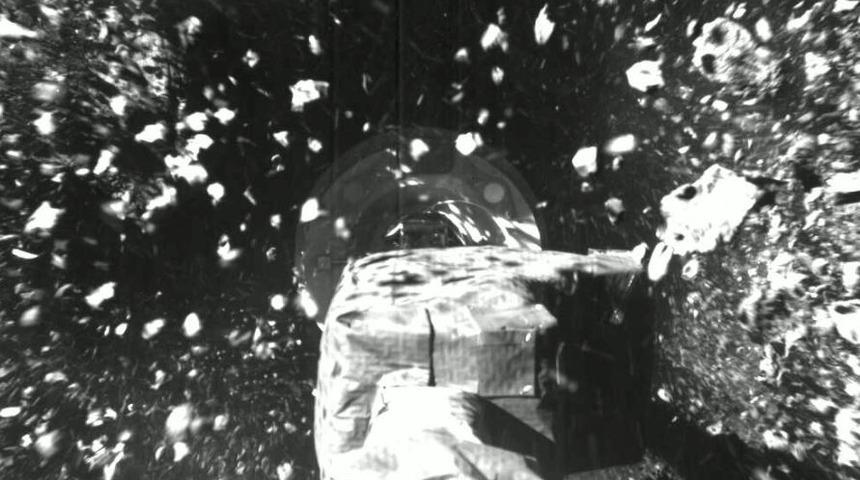 NASA'nın Bennu'ya inen OSIRIS-REx uzay aracından yeni fotoğraf