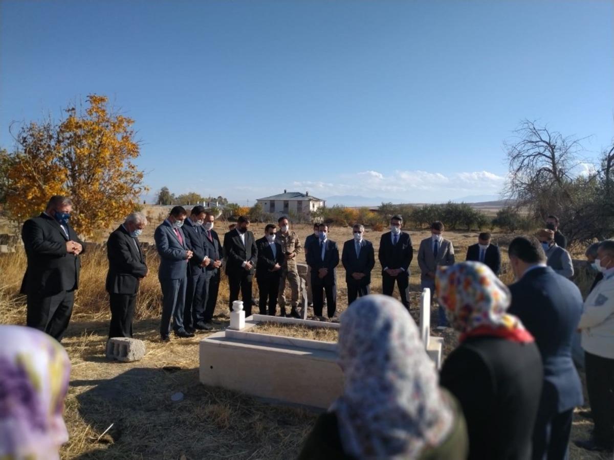 Cezaevi İzleme Kurulu Başkanı Eczacı L&uuml;tf&uuml; Polat kabri başında anıldı