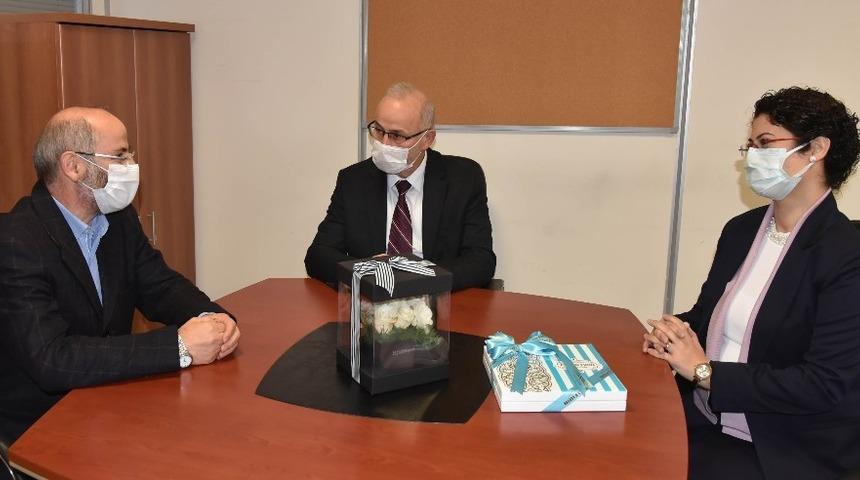 Proje Y&ouml;netim Ofisine &ouml;d&uuml;ll&uuml; başkan