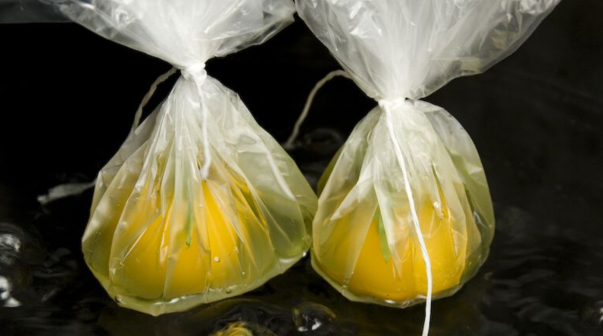 Yumurtayı kolayca haşlamak ve soymak için bu püf noktasını kullanın